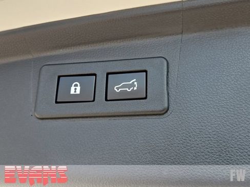 Used 2023 Subaru Outback Premium AWD/4WD image 30