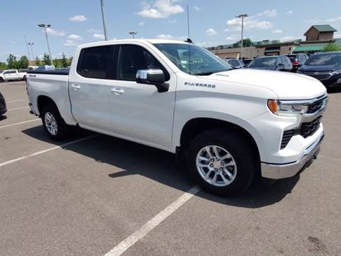 Certified 2025 Chevrolet Silverado 1500 LT AWD/4WD image 2