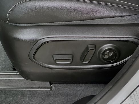 Used 2024 Jeep Grand Cherokee Limited image 16