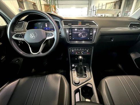 Used 2024 Volkswagen Tiguan SE AWD/4WD image 21