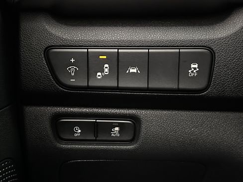 Used 2022 Kia Niro EX FWD image 22