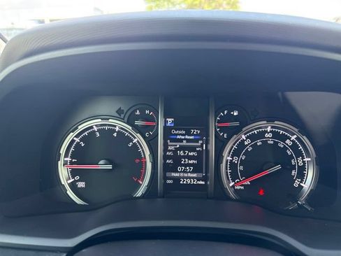 Certified 2024 Toyota 4Runner TRD Off-Road Premium w/ Moonroof Package AWD/4WD image 9
