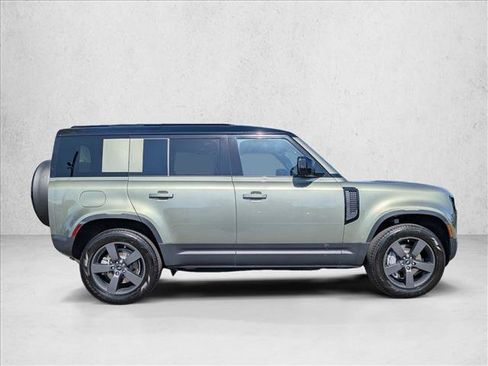 Used 2025 Land Rover Defender 110 S AWD/4WD image 4