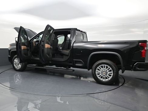 Used 2022 Chevrolet Silverado 2500 High Country w/ Z71 Off-Road Package image 31