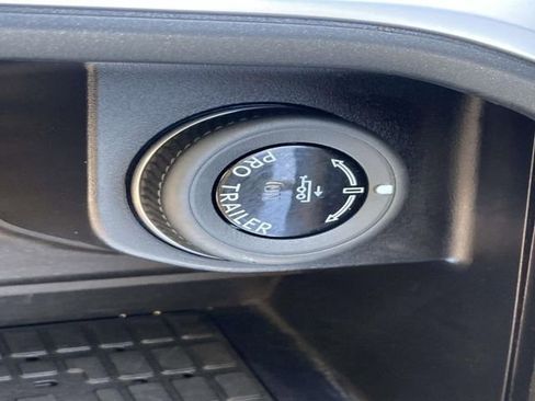 Certified 2025 Ford Expedition Active image 30