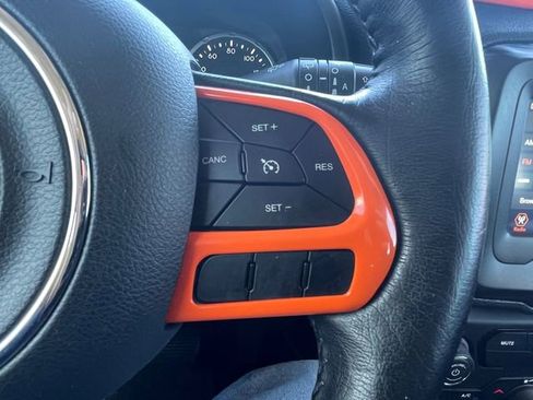 Used 2020 Jeep Renegade Altitude FWD image 26