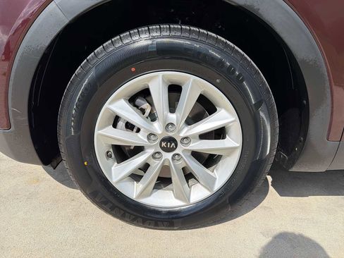 Used 2020 Kia Sorento AWD V6 image 10