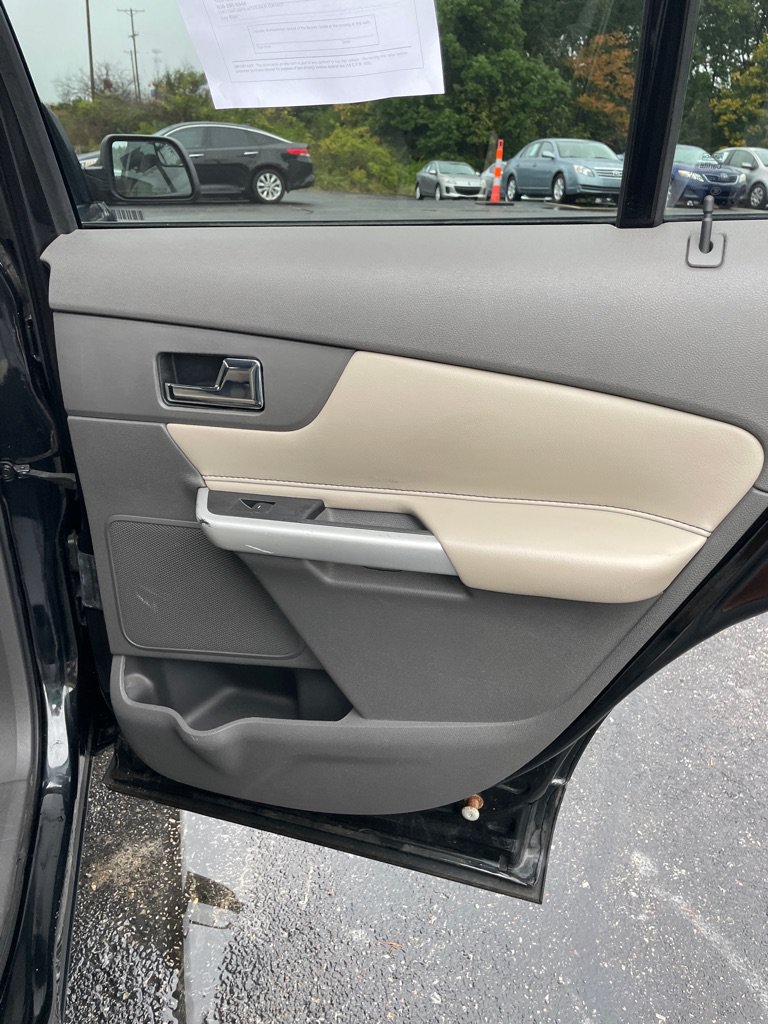 Used 2013 Ford Edge SE FWD image 18