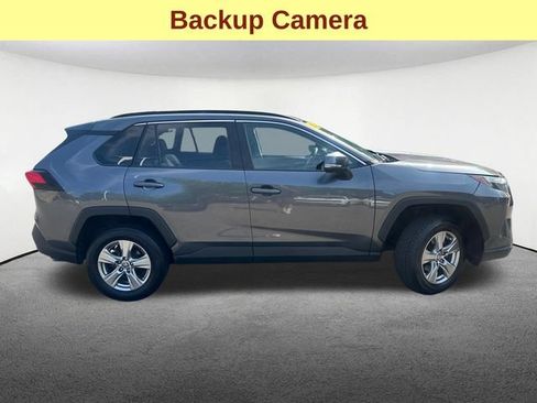Used 2022 Toyota RAV4 XLE AWD/4WD image 11