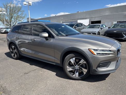 Used 2020 Volvo V60 T5 Cross Country w/ Protection Package Premier image 1