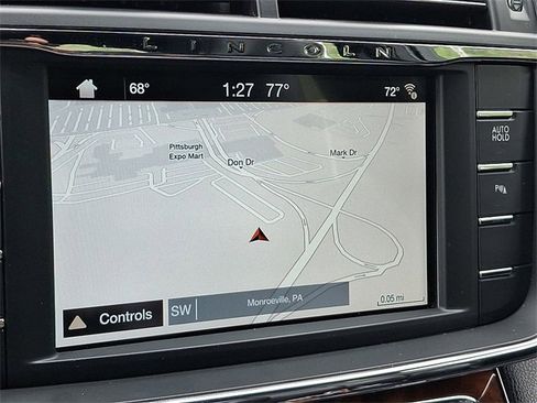 Used 2017 Lincoln Continental Select FWD image 16