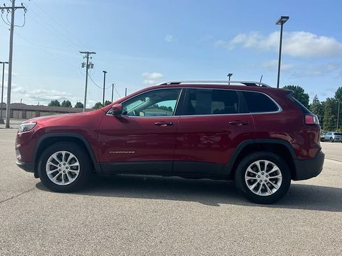 Used 2019 Jeep Cherokee Latitude w/ Cold Weather Group AWD/4WD image 3