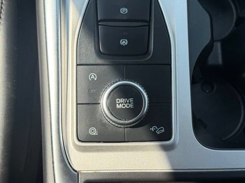 Used 2023 Ford Explorer XLT w/ Equipment Group 202A AWD/4WD image 32