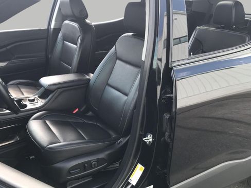 Certified 2023 GMC Acadia SLT w/ Elevation Edition AWD/4WD image 15