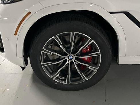 New 2026 BMW X6 xDrive40i w/ Climate Comfort Package image 10