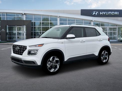 New 2026 Hyundai Venue SEL FWD image 2