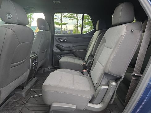 Certified 2023 Chevrolet Traverse LT w/ Rear Camera Mirror Package image 20