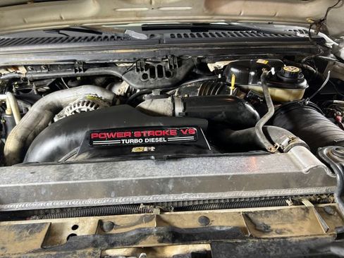 Used 2006 Ford F350 XL image 22