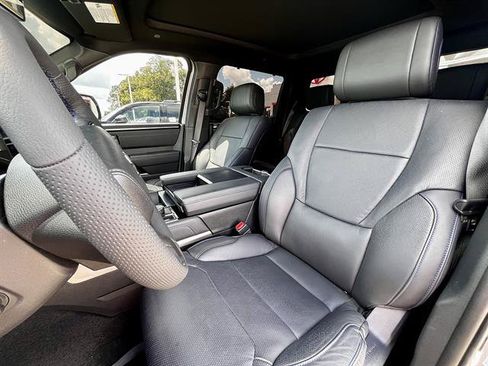 Used 2026 Toyota Tundra Platinum AWD/4WD image 11