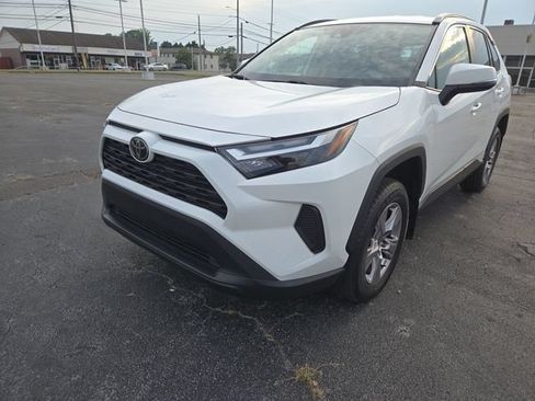Used 2024 Toyota RAV4 XLE FWD image 4