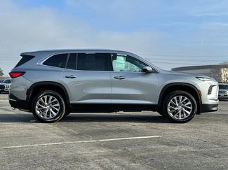 Used 2025 Buick Enclave Preferred video 3