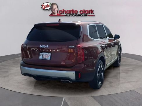 Used 2024 Kia Telluride S FWD image 5