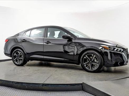 Used 2025 Nissan Sentra SV image 11