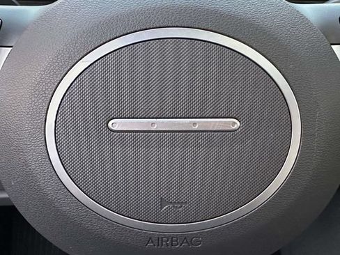 Used 2024 Hyundai Kona Limited AWD/4WD image 28