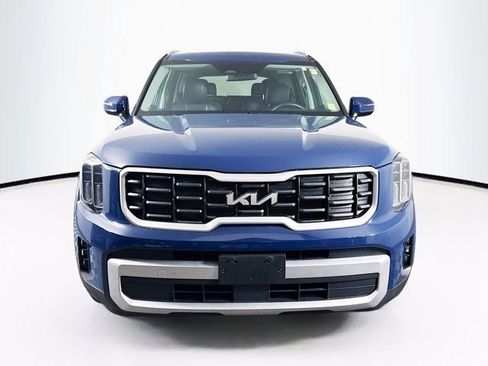 Certified 2024 Kia Telluride S w/ S Sunroof Package AWD/4WD image 2
