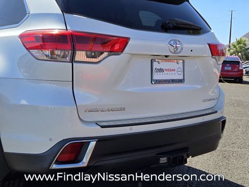 Used 2017 Toyota Highlander Limited w/ Carpet Mat Package AWD/4WD image 5