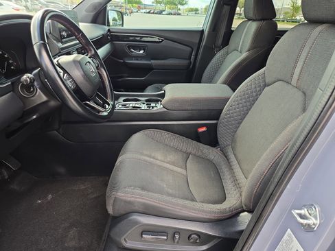 Used 2023 Honda Pilot Sport image 15