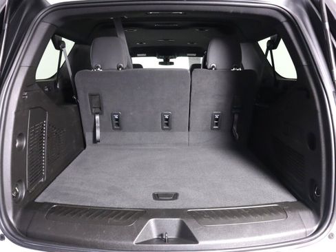 Used 2022 Chevrolet Suburban LS image 38