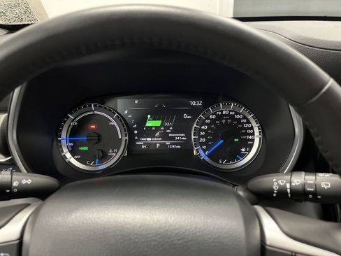 Used 2024 Toyota Highlander XLE image 18