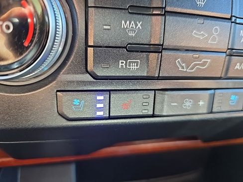 Used 2018 Ford F150 King Ranch w/ Equipment Group 601A Luxury AWD/4WD image 21