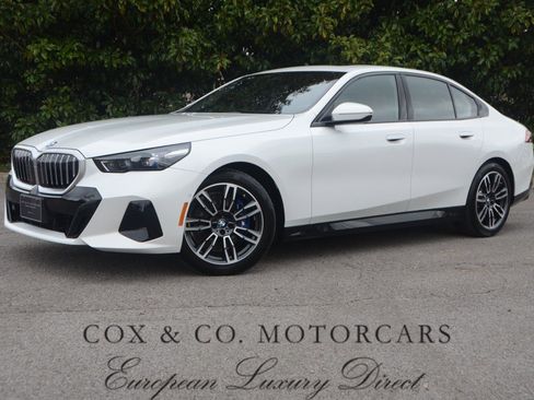 Used 2026 BMW 530i xDrive image 1