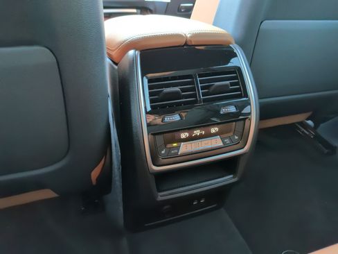 Used 2026 BMW X5 xDrive40i w/ M Sport Package AWD/4WD image 32