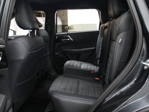 New 2026 Mitsubishi Outlander LE FWD image 23
