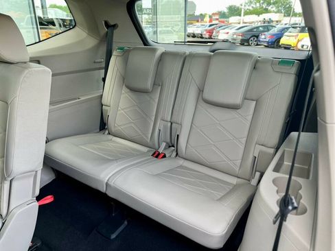 Used 2024 Volkswagen Atlas SE AWD/4WD image 19