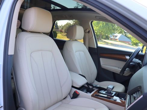 Used 2023 Audi Q5 2.0T Premium Plus w/ Premium Plus Package AWD/4WD image 21