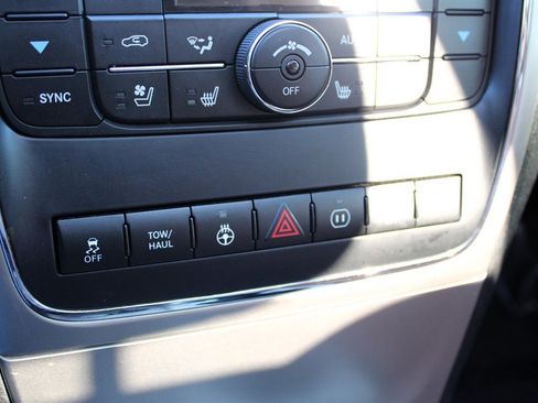 Used 2012 Jeep Grand Cherokee Overland image 27