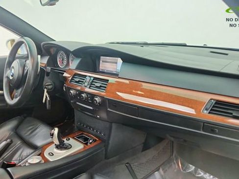 Used 2006 BMW M5 RWD image 21