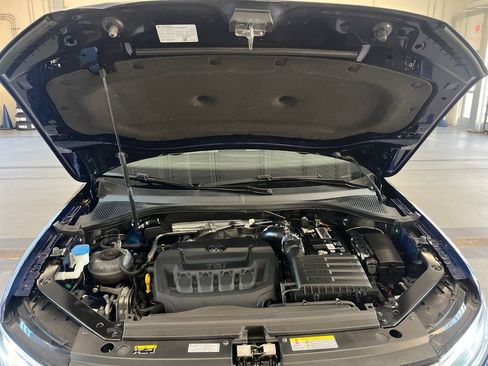 Certified 2023 Volkswagen Tiguan SE w/ Panoramic Sunroof Package image 6