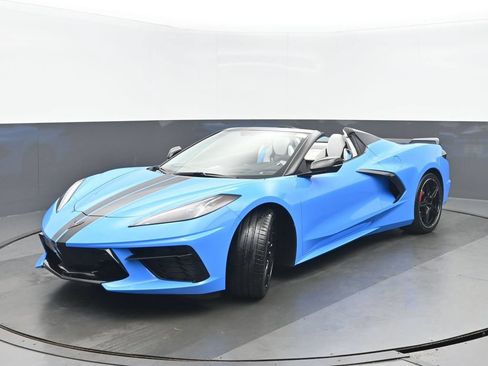 Used 2022 Chevrolet Corvette Stingray Premium Conv w/ Z51 Performance Package RWD image 7