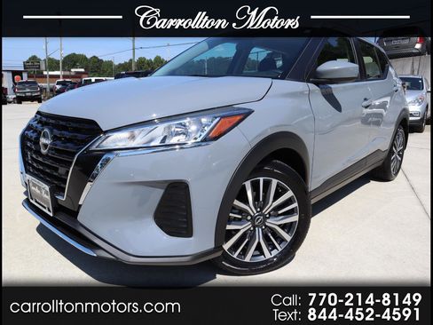 Used 2024 Nissan Kicks SV image 1