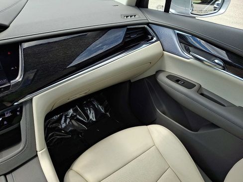 Used 2020 Cadillac XT6 Premium Luxury AWD/4WD image 21