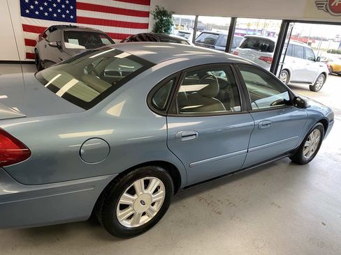 Used 2005 Ford Taurus SEL image 11