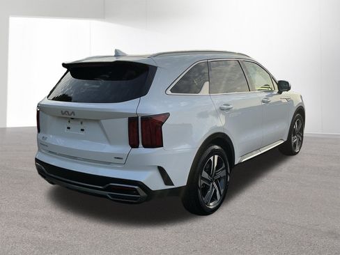 Certified 2023 Kia Sorento SX Prestige w/ Panoramic Sunroof Package AWD/4WD image 3