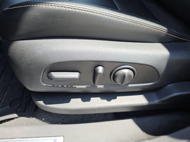 Used 2020 Chevrolet Equinox Premier FWD image 23