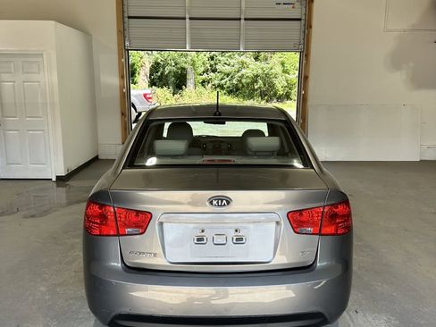 Used 2012 Kia Forte EX FWD image 4