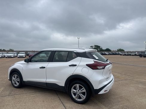 Certified 2021 Nissan Kicks S FWD image 12